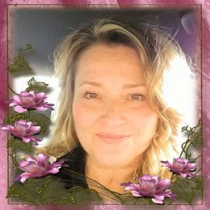 Meet your Posher, Connie